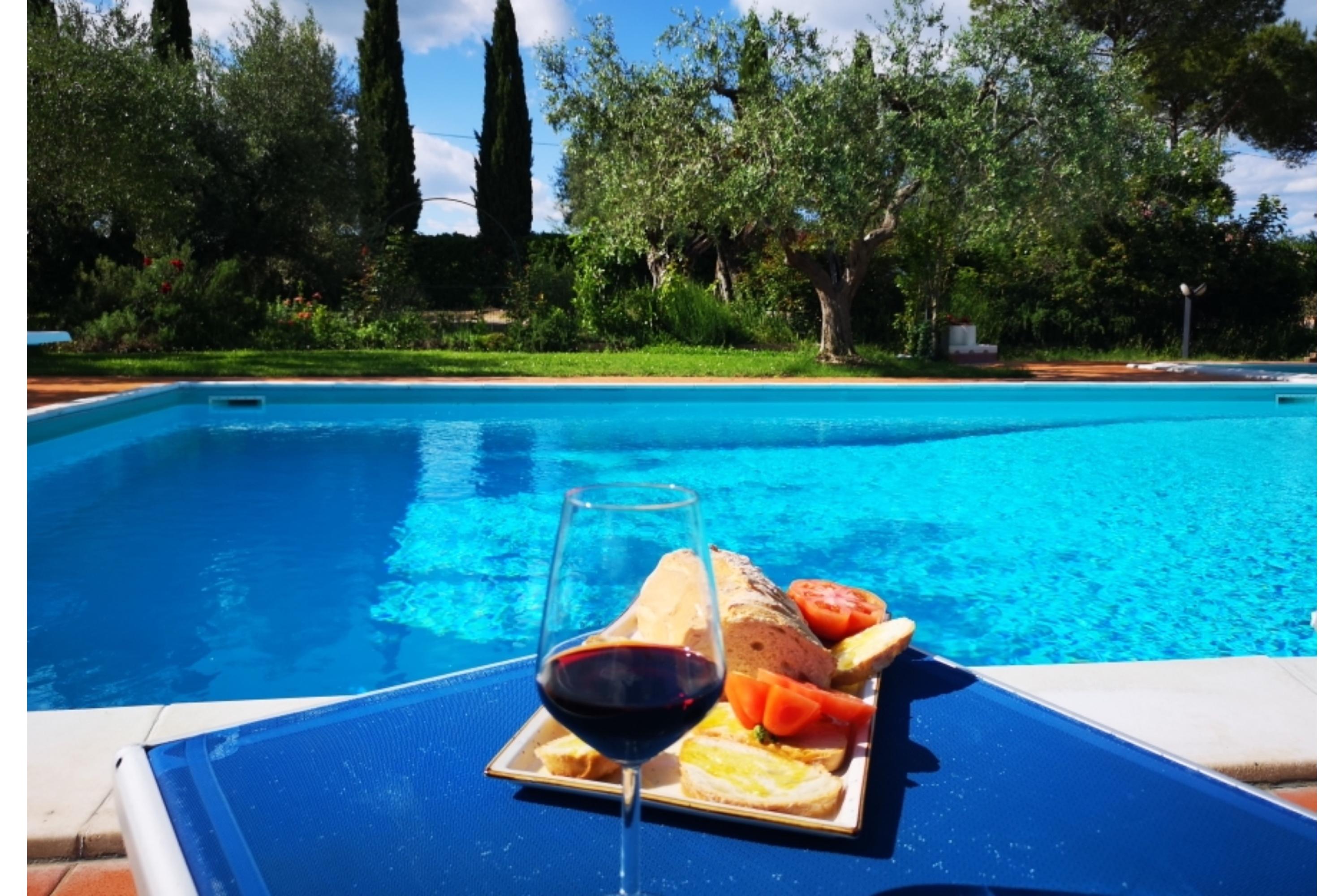 Sunflower apt with shared pool family fun - Italië - Castiglione del Lago
