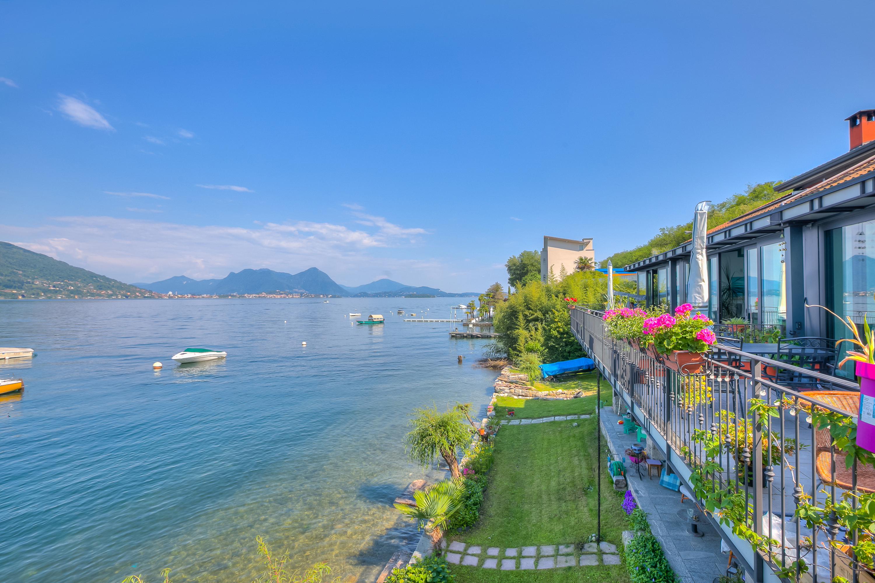 Red House Terrace Private Beach - Italië - Baveno