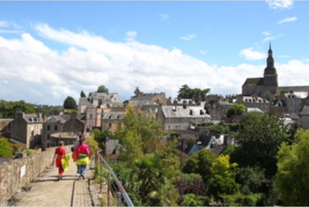 Dinan Duguesclin 2P6 - Frankrijk - Dinan