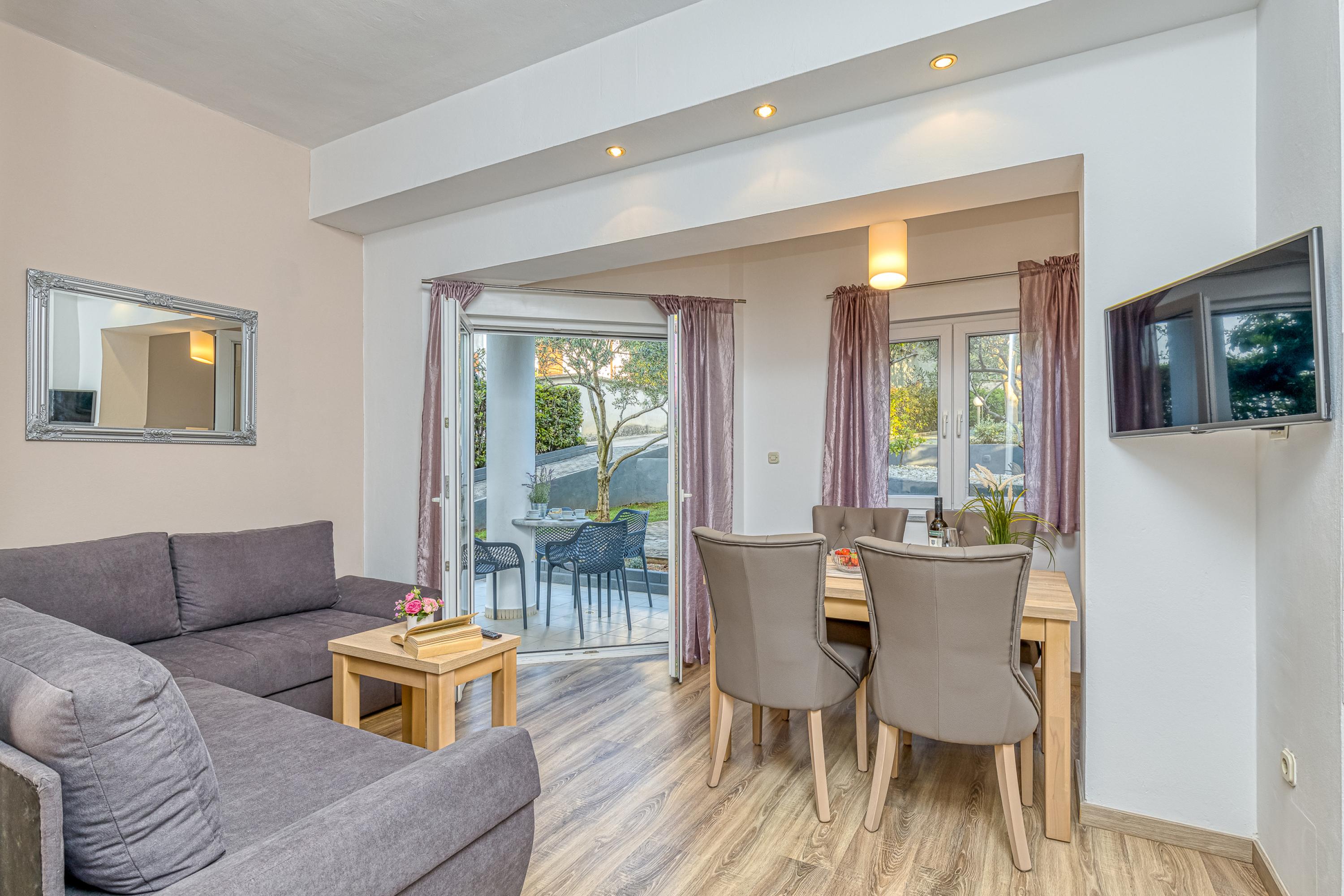 Apartment Matea 220m from the beach - Kroatië - Okrug Gornji