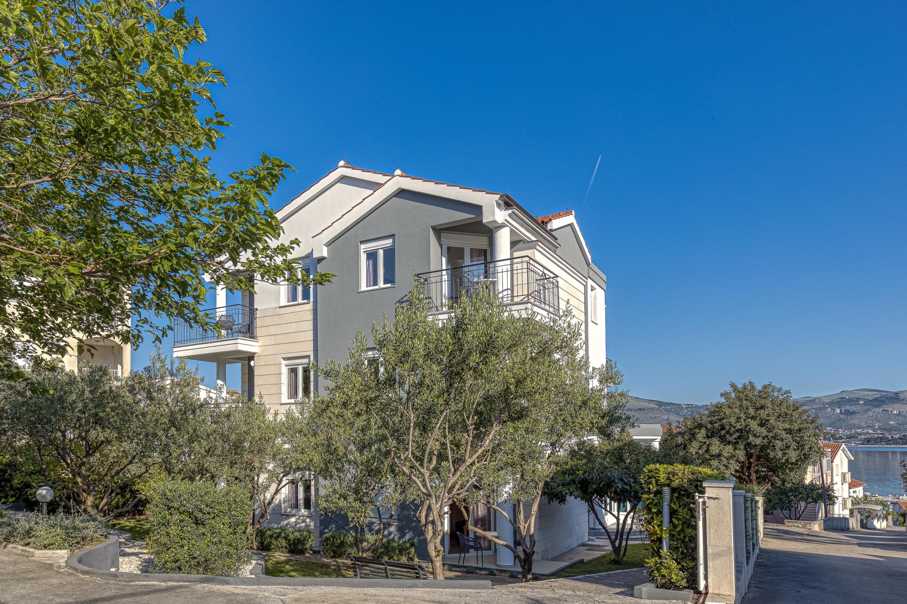 Apartment Gabriel 220m from the beach - Kroatië - Okrug Gornji