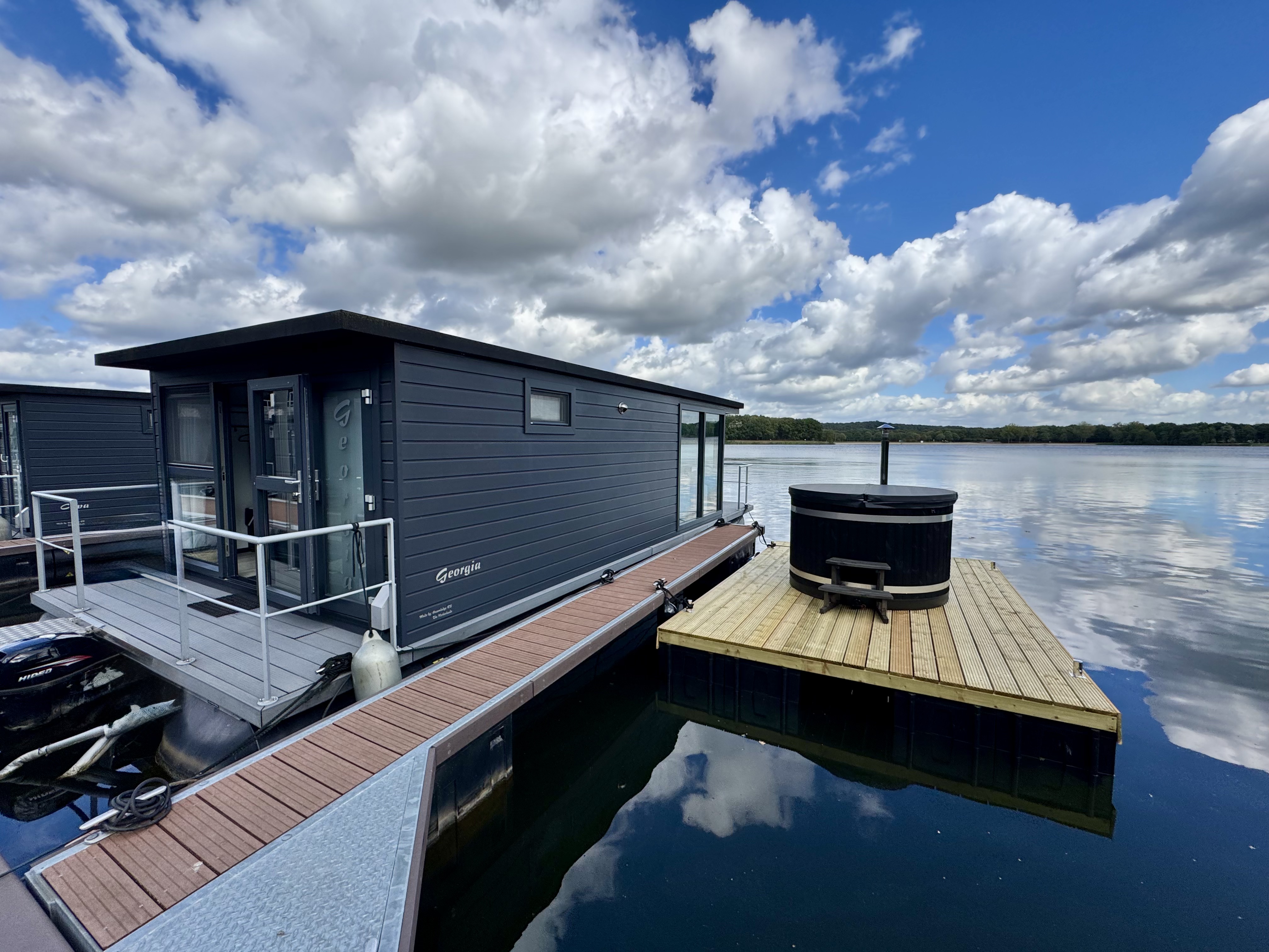 Houseboat Marina Mookerplas 4-6 persons (with Hottub) - Nederland - Middelaar