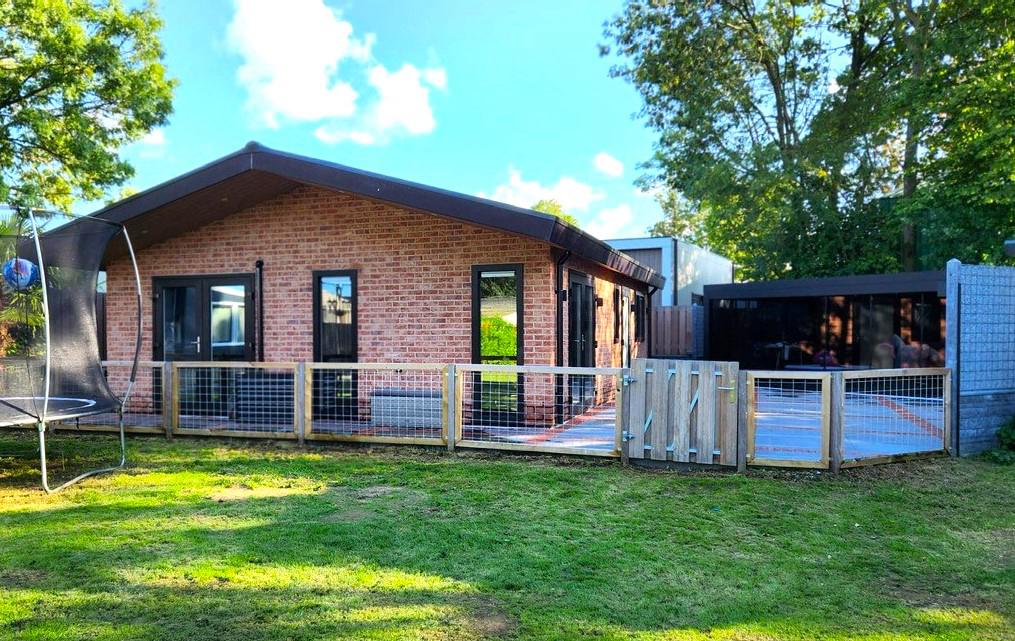 Brick Lodge with Hot Tub | 6 persons - Nederland - Lathum