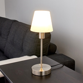 Lindby Nachttischleuchte Avarin mit LED-Leuchtmittel