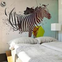 Fotobehang - In disharmonie met de natuur, Zebra , multi kleur