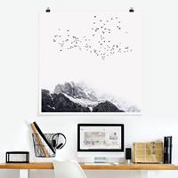 Klebefieber Poster Tiere Vogelschwarm vor Bergen Schwarz Weiß