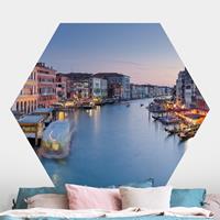 Klebefieber Hexagon Fototapete selbstklebend Abendstimmung auf Canal Grande in Venedig