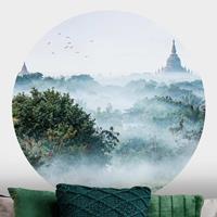 Klebefieber Runde Tapete selbstklebend Morgennebel über dem Dschungel von Bagan