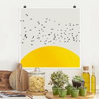 Klebefieber Poster Vogelschwarm vor gelber Sonne