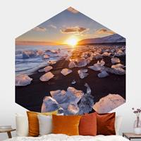 Klebefieber Hexagon Fototapete selbstklebend Eisbrocken am Strand Island