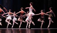 Papermoon Fototapete »Ballett«, samtig, Vliestapete, hochwertiger Digitaldruck, inklusive Kleister