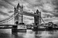 Papermoon Fototapete »Retro Tower Bridge«, samtig, Vliestapete, hochwertiger Digitaldruck