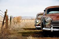 Papermoon Fototapete »Vintage Rusting Cars«, glatt