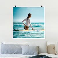 Bilderwelten Poster Strand - Quadrat Wellenreiterin