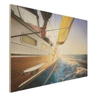 Bilderwelten Holzbild Natur & Landschaft - Querformat 3:2 Segelboot auf blauem Meer bei Sonnenschein