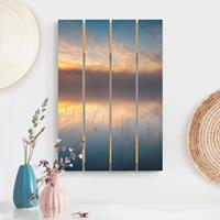 Bilderwelten Holzbild Plankenoptik Natur & Landschaft - Hochformat Sonnenaufgang schwedischer See