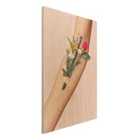 Bilderwelten Holzbild Blumen - Hochformat 2:3 Arm mit Blumen