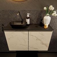 Mondiaz Fowy toiletmeubel 80x50x23cm Carrara mat 0 kraangaten wasbak: links 2 deuren solid surface met blad Melamine kleur wasbak: zwart FOWY59017Carraraurban