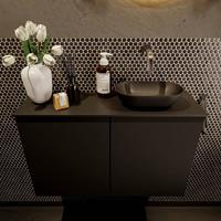 Mondiaz Fowy toiletmeubel 80x50x23cm urban mat 0 kraangaten wasbak: rechts 2 deuren solid surface met blad MDF kleur wasbak: zwart FOWY59018urbanurban