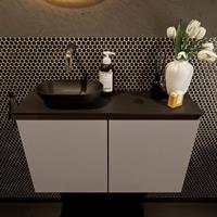 Mondiaz Fowy toiletmeubel 80x50x23cm smoke mat 0 kraangaten wasbak: links 2 deuren solid surface met blad MDF kleur wasbak: zwart FOWY59017smokeurban