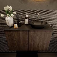 Mondiaz Fowy toiletmeubel 80x50x23cm dark brown mat 0 kraangaten wasbak: rechts 2 deuren solid surface met blad Melamine kleur wasbak: zwart FOWY59018darkbrownurban