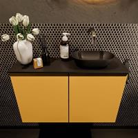 Mondiaz Fowy toiletmeubel 80x50x23cm ocher mat 0 kraangaten wasbak: rechts 2 deuren solid surface met blad MDF kleur wasbak: zwart FOWY59018ocherurban