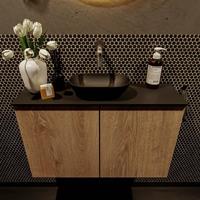 Mondiaz Fowy toiletmeubel 80x50x23cm washed oak mat 0 kraangaten wasbak: midden 2 deuren solid surface met blad Melamine kleur wasbak: zwart FOWY59016washedoakurban