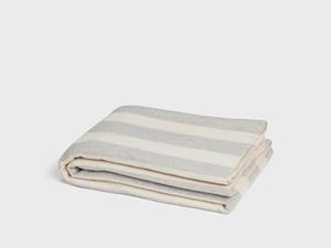 Yumeko Deken merino wol stripe natural/grey 150x220 100% merino scheerwol