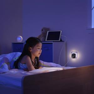 LEDVANCE LUNETTA EDGE Steckdosen-Nachtlicht, schwarz, 0,35W, 10lm, warmweißes Licht, Tageslichtsensor, USB-A & USB-C Anschluss, LED-Technologie,