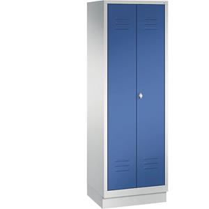 C+P CLASSIC Garderobenschrank mit Sockel, zueinander schlagende Türen, 2 Abteile, Abteilbreite 300 mm, lichtgrau / enzianblau