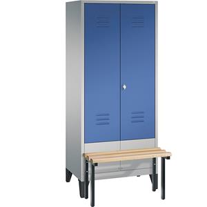 C+P CLASSIC Garderobenschrank mit vorgebauter Sitzbank, zueinander schlagende Türen, 2 Abteile, Abteilbreite 400 mm, weißaluminium / enzianblau