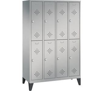 C+P CLASSIC Garderobenschrank mit Füßen, doppelstöckig, 4 Abteile, je 2 Fächer, Abteilbreite 300 mm, weißaluminium