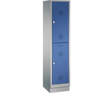 C+P CLASSIC Garderobenschrank mit Sockel, doppelstöckig, 1 Abteil, je 2 Fächer, Abteilbreite 400 mm, weißaluminium / enzianblau