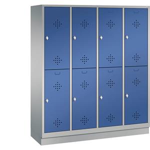 C+P CLASSIC Garderobenschrank mit Sockel, doppelstöckig, 4 Abteile, je 2 Fächer, Abteilbreite 400 mm, weißaluminium / enzianblau