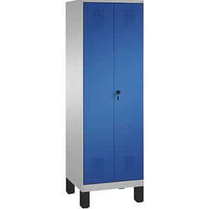 C+P EVOLO garderobekast, met naar elkaar toe slaande deuren, 2 afdelingen, afdelingbreedte 300 mm, met poten, blank aluminiumkleurig / gentiaanblauw