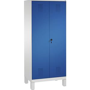 C+P EVOLO Garderobenschrank, zueinander schlagende Türen, 2 Abteile, Abteilbreite 400 mm, mit Füßen, lichtgrau / enzianblau