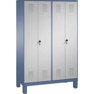 C+P EVOLO Garderobenschrank, zueinander schlagende Türen, 4 Abteile, Abteilbreite 300 mm, mit Füßen, fernblau / weißaluminium