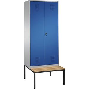 C+P EVOLO garderobekast, met naar elkaar toe slaande deuren en zitbank, 2 afdelingen, afdelingbreedte 400 mm, blank aluminiumkleurig / gentiaanblauw