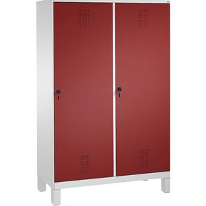 C+P EVOLO Garderobenschrank, Tür über 2 Abteile, mit Füßen, 4 Abteile, 2 Türen, Abteilbreite 300 mm, lichtgrau / rubinrot