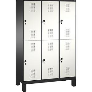 C+P EVOLO Garderobenschrank, doppelstöckig, mit Füßen, 3 Abteile, je 2 Fächer, Abteilbreite 400 mm, schwarzgrau / verkehrsweiß