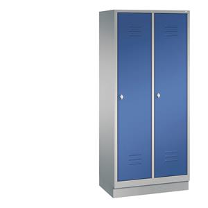 C+P CLASSIC Garderobenschrank mit Sockel, 2 Abteile, Abteilbreite 400 mm, weißaluminium / enzianblau