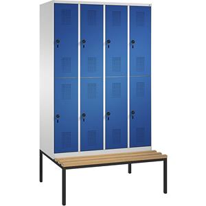 C+P EVOLO Garderobenschrank, doppelstöckig, mit Sitzbank, 4 Abteile, je 2 Fächer, Abteilbreite 300 mm, lichtgrau / enzianblau