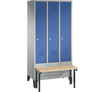 C+P Garderobekast CLASSIC met aangebouwde zitbank, 3 afdelingen, afdelingsbreedte 300 mm, blank aluminiumkleurig / gentiaanblauw