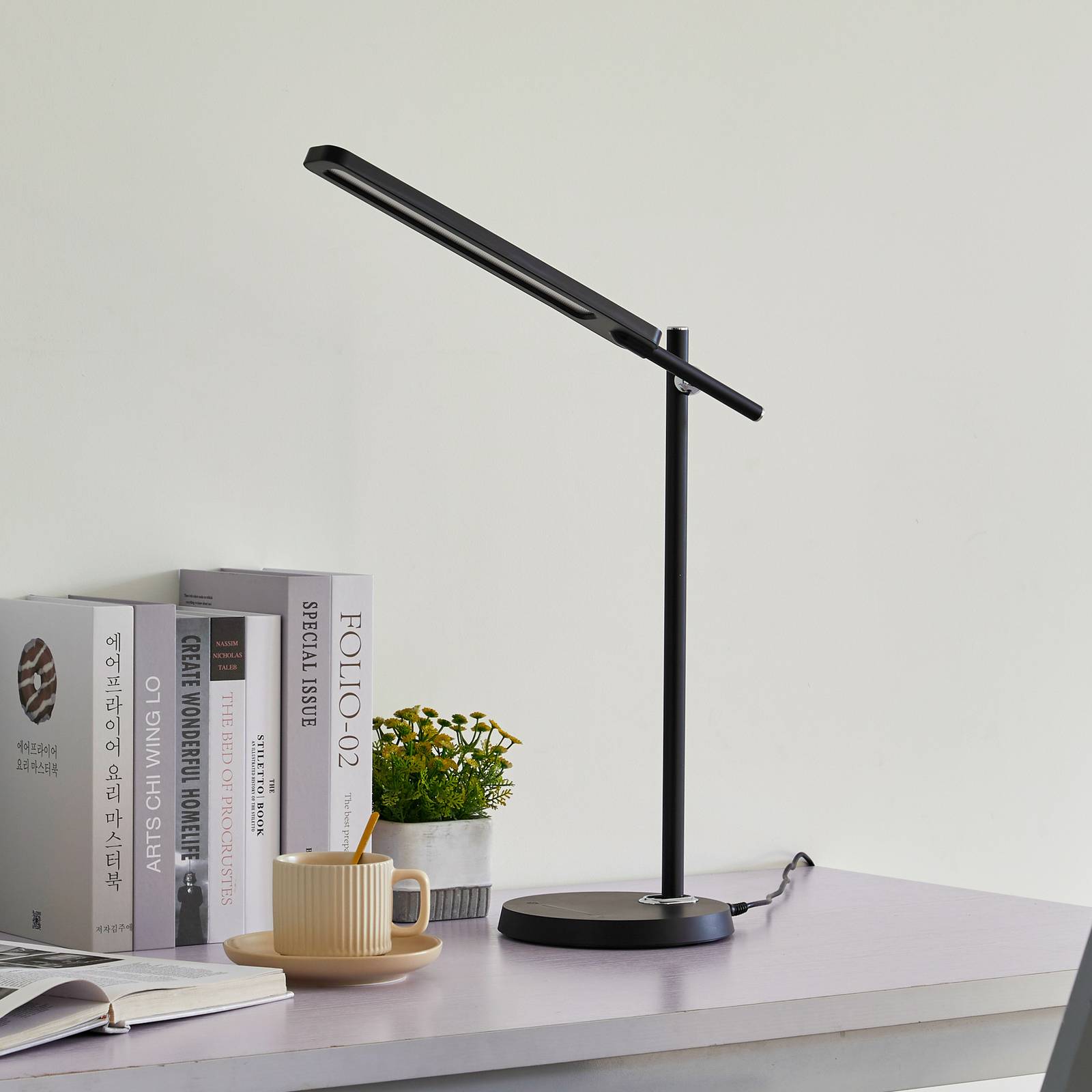 Lindby - Valtorin LED-Schreibtischleuchte, schwarz - mattSchwarz