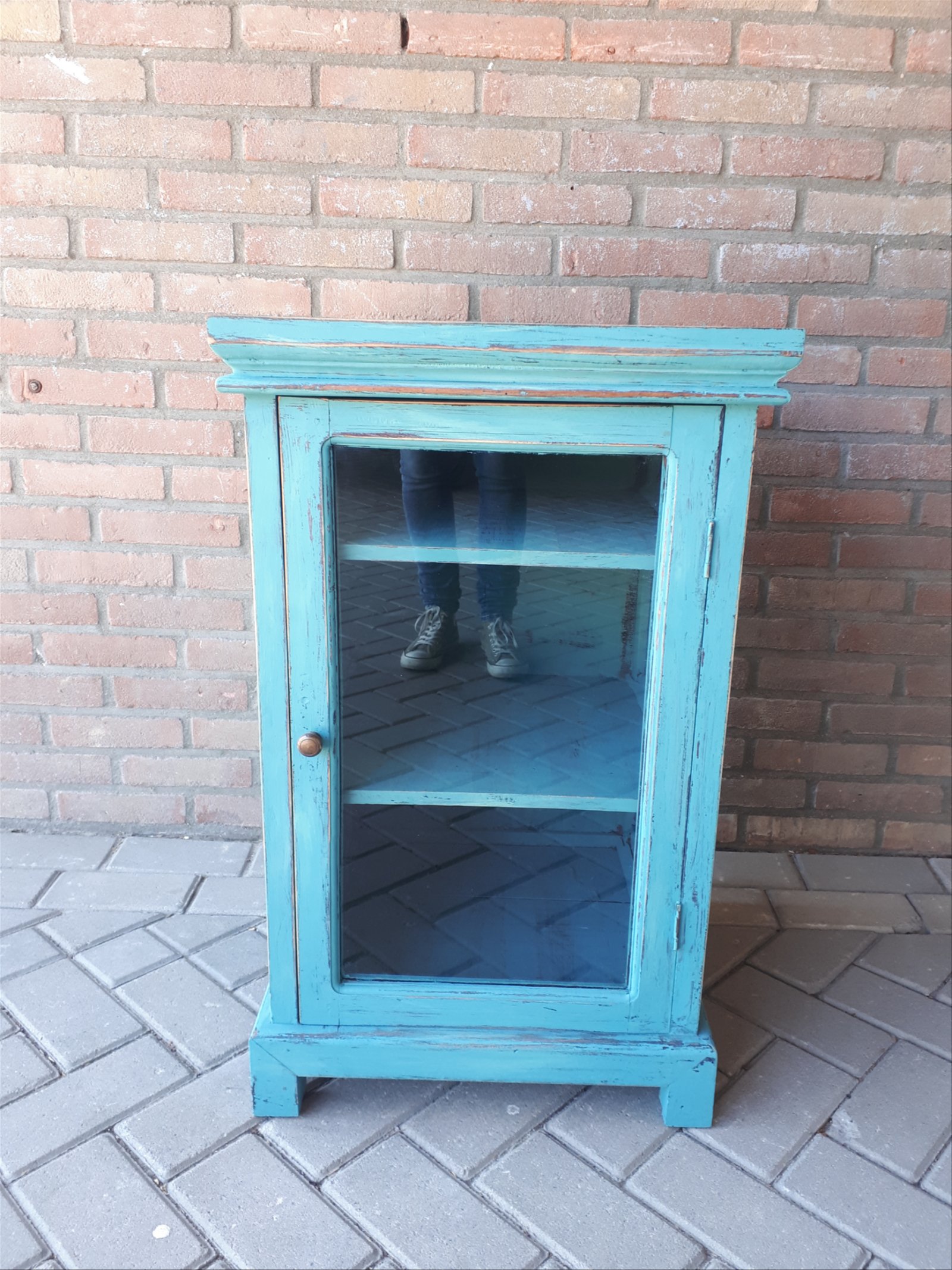 Whoppah Blauwe houten vitrinekast Glass/Wood - Tweedehands