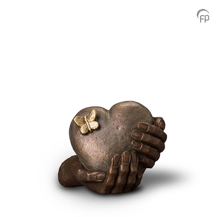 Geert Kunen design urnen Keramiek urn Hartepijn met vlinder (1000ml)