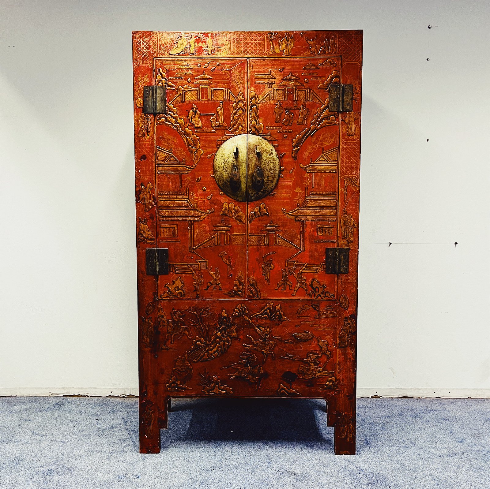 Whoppah Chinese Closet Antique Wood - Tweedehands