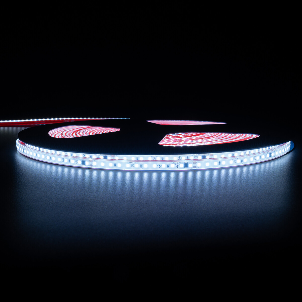 Velvalux LED Strip -  - 20 Meter - Helder/Koud Wit 6000K - Dimbaar - Waterdicht IP67 - 38400 Lumen - 2400 LEDs - Directe Aansluiting op Netstroom - Werkt zonder Driver