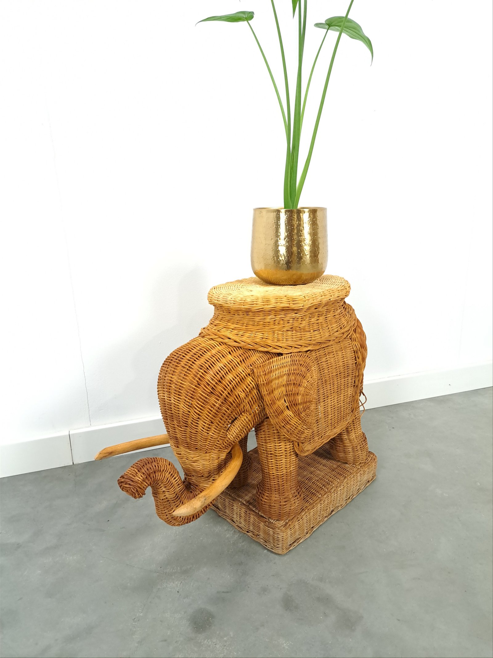 Whoppah Rotan olifant plantentafel Wood/Rattan - Tweedehands