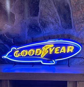 Fiftiesstore Goodyear Blimp Neon Verlichting Met Achterplaat - 104 x 35 cm